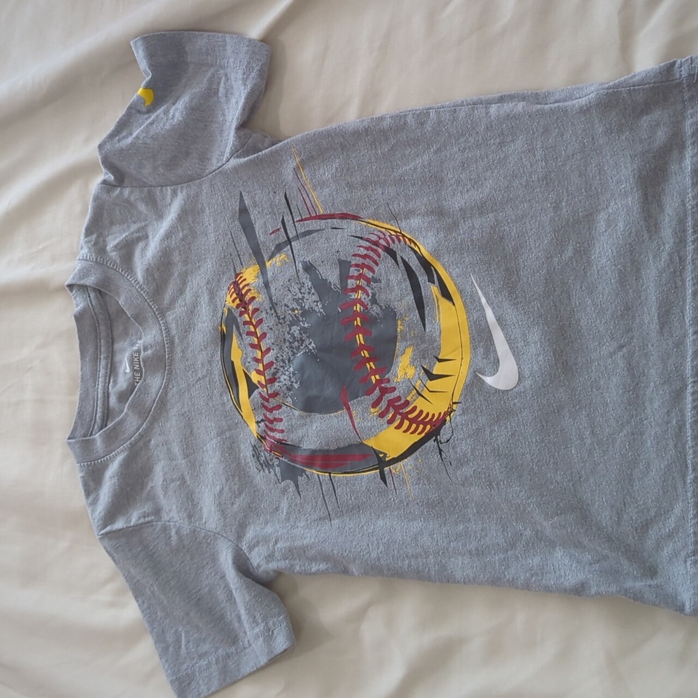 Kids Nike t shirt